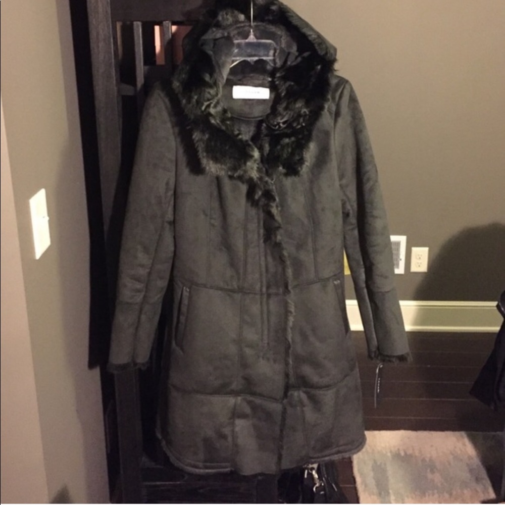GIFTED T Tahari Isabella Faux Shearling Coat Small